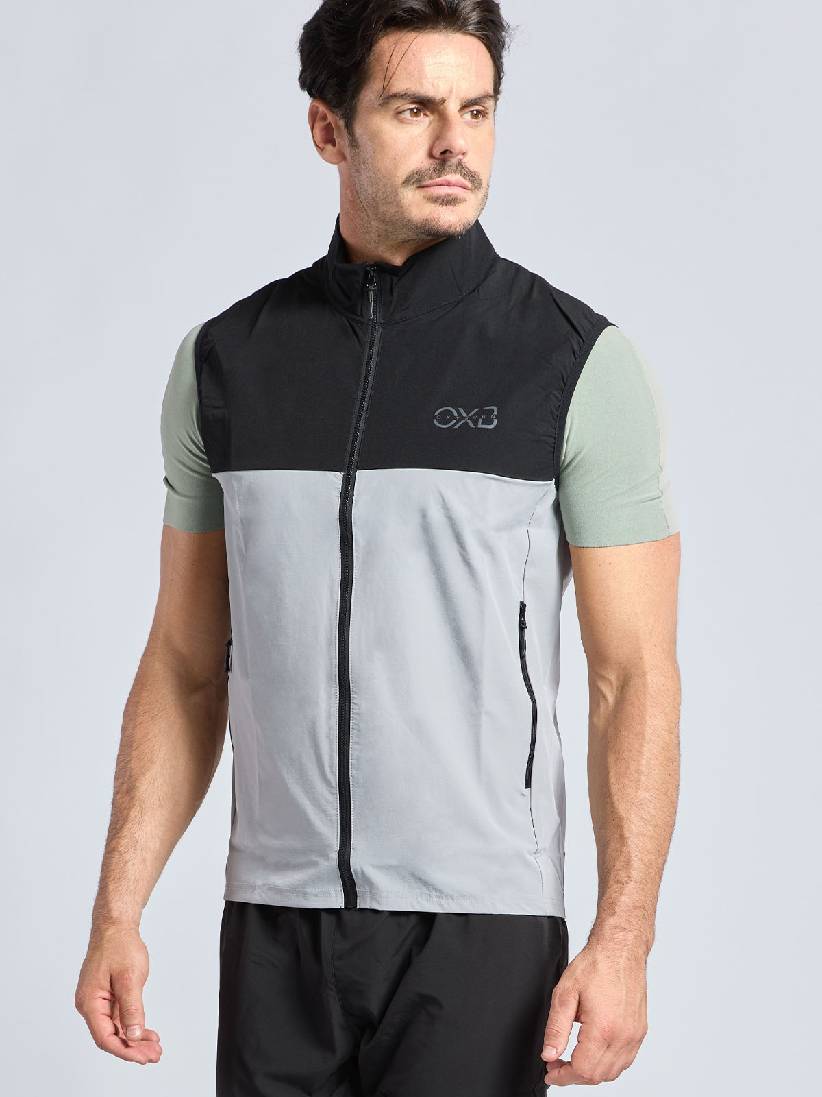 3020-shield-giacca-man-silver-indossato-fronte