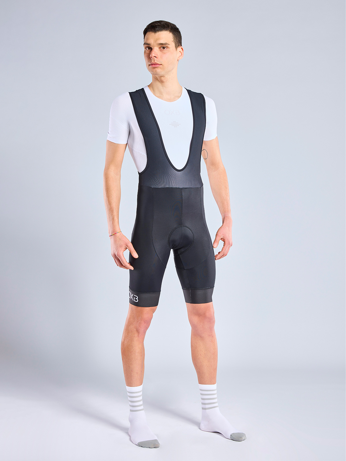 3041-essential-bib-shorts-bike-man-black-indossato-fronte